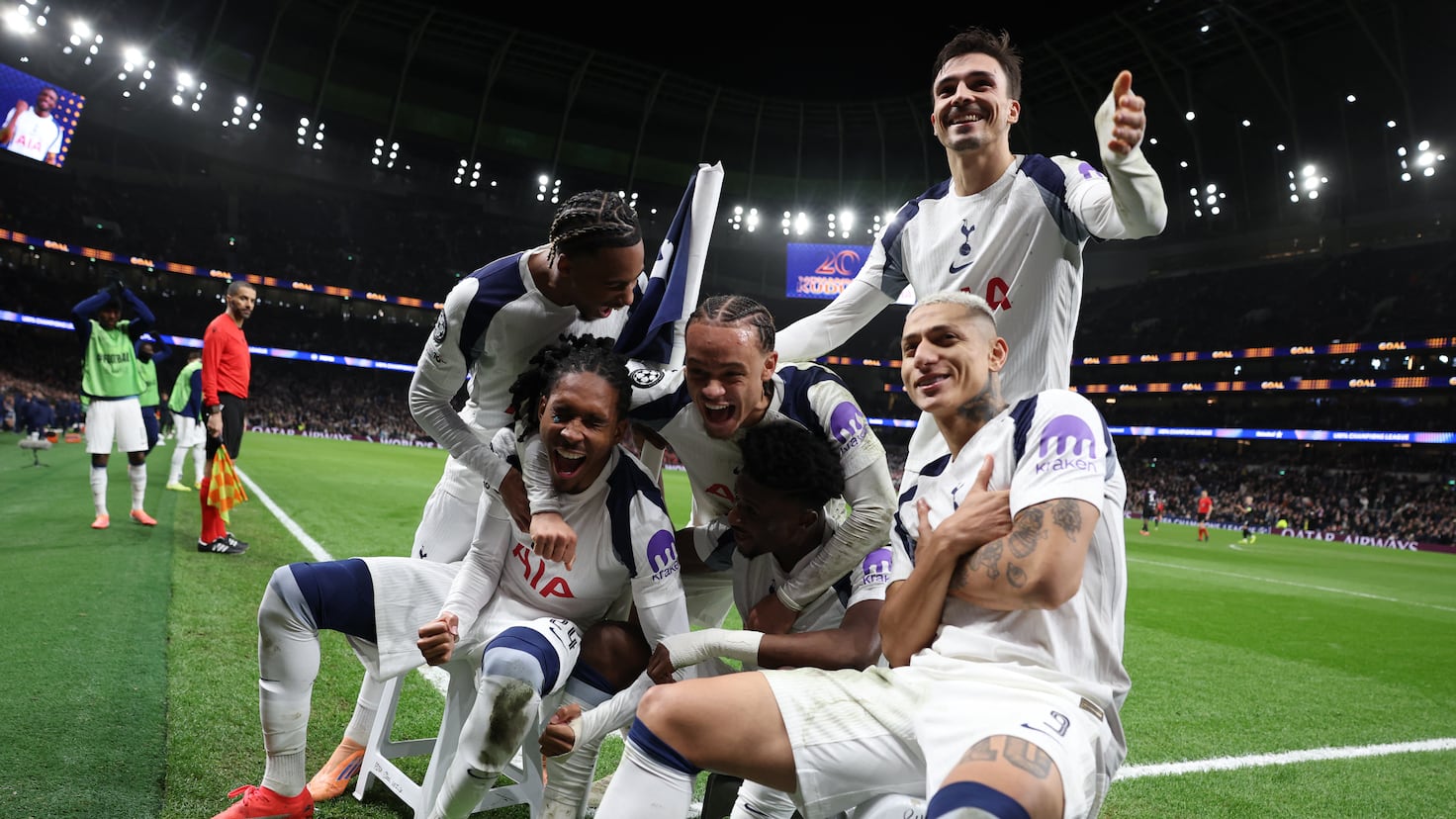 Xavi Simons se da un homenaje