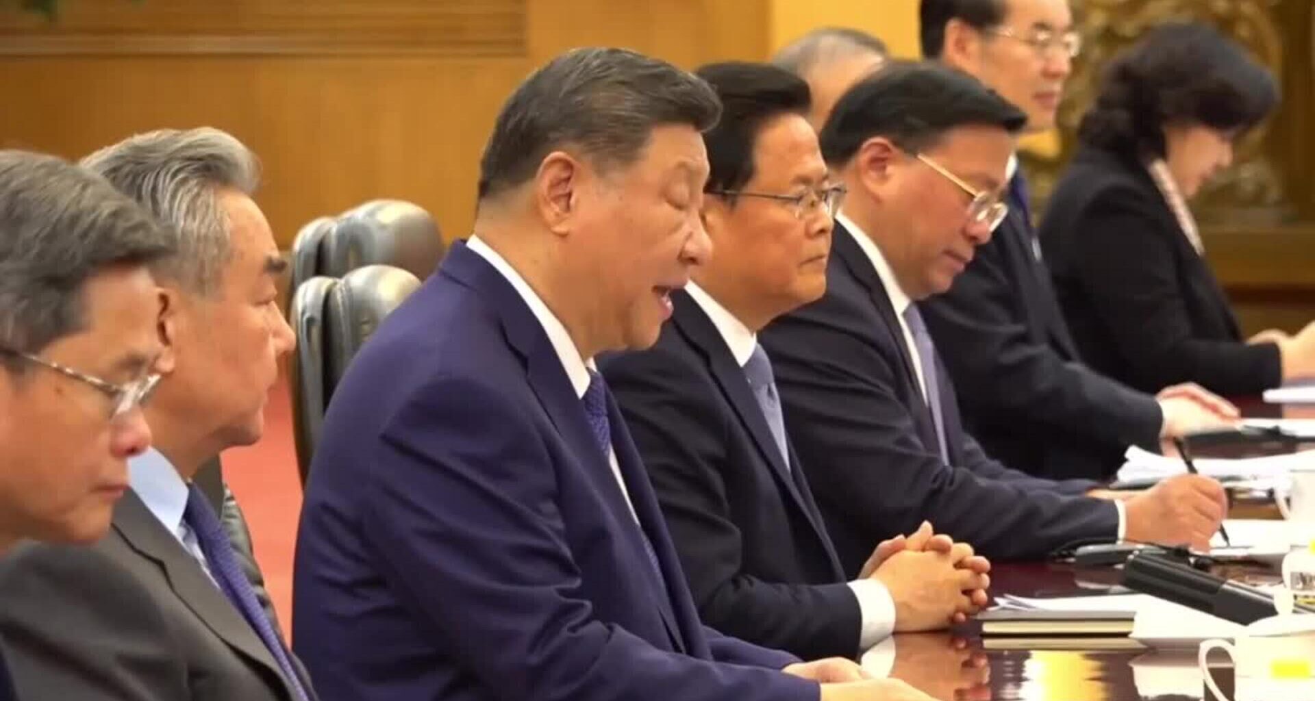 Macron pide a Xi pasos para lograr un alto el fuego en Ucrania y un vínculo económico más equilibrado