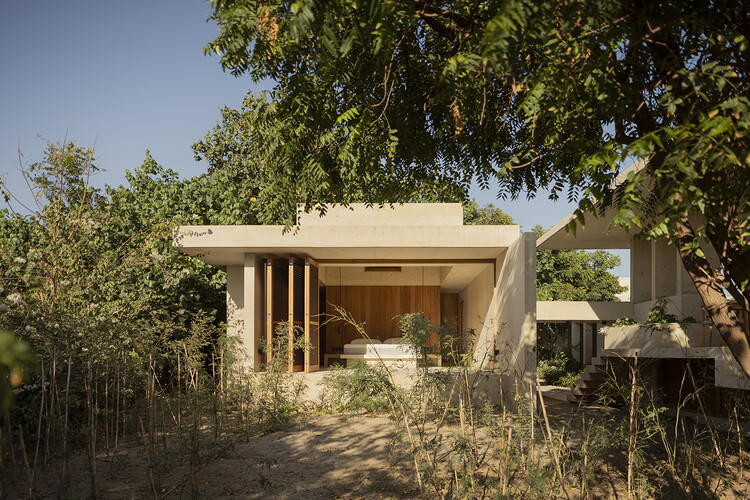 Casa Ohana / Vertebral - Fotografía exterior, Pilares
