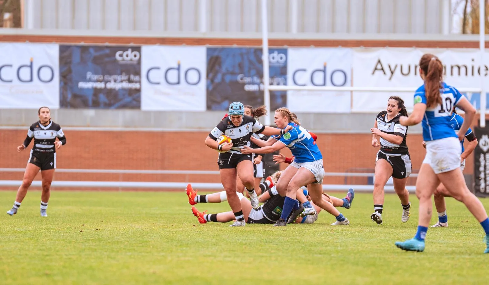 Colina Clinic El Salvador mantiene su invicto en una jornada marcada por el dominio local