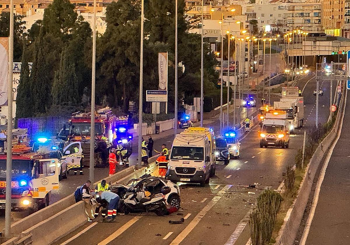 Un muerto en un accidente múltiple obliga a cortar la autovía en Marbella