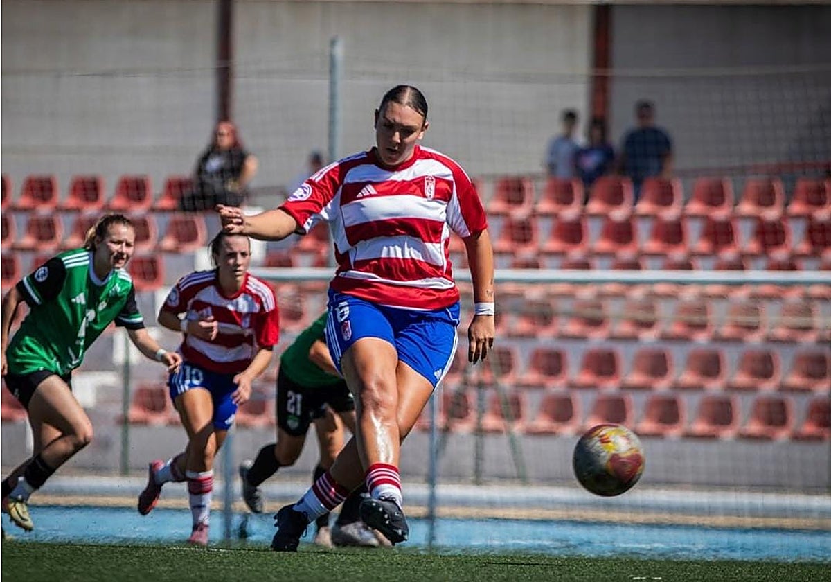 La futbolista malagueña Lucía Nunes, clama ante la ola de críticas en las redes por su físico: «A mi no me ha afectado, pero luego salen casos de personas que se suicidan por esto»