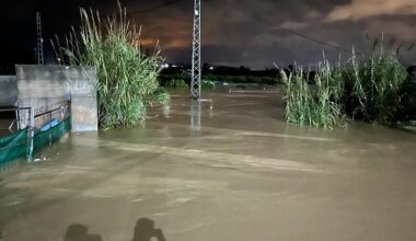 La Axarquía sigue en aviso naranja tras una noche de crecidas en el Guadalhorce por Cártama y en el río Grande
