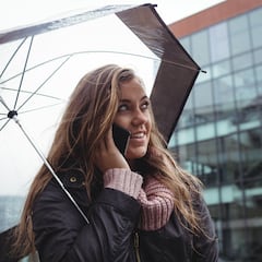 Si te gusta escuchar tus audios de WhatsApp, la psicología dice que probablemente tienes estos rasgos comunes 