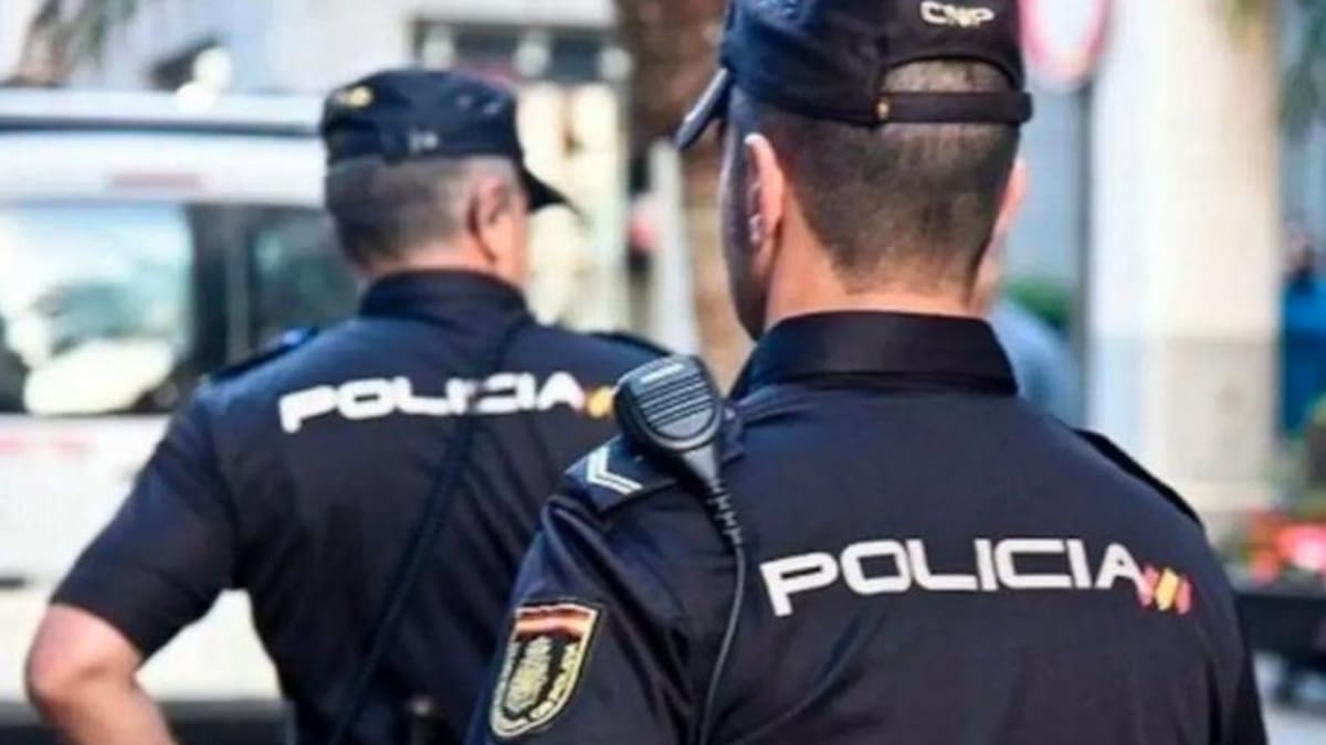 Una mujer muere tras precipitarse desde un décimo piso en Madrid junto a sus dos hijos de 3 años, heridos de gravedad | Radio Madrid