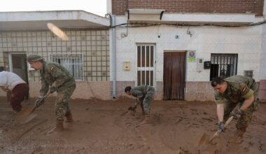 Defensa pide una disculpa a Feijóo y Mazón por "faltar a la verdad" sobre el despliegue de la UME en la DANA | Política