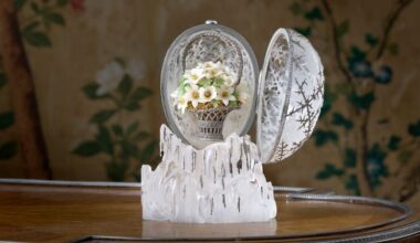 Huevo Fabergé alcanza récord de US$ 30,2 millones en rara subasta