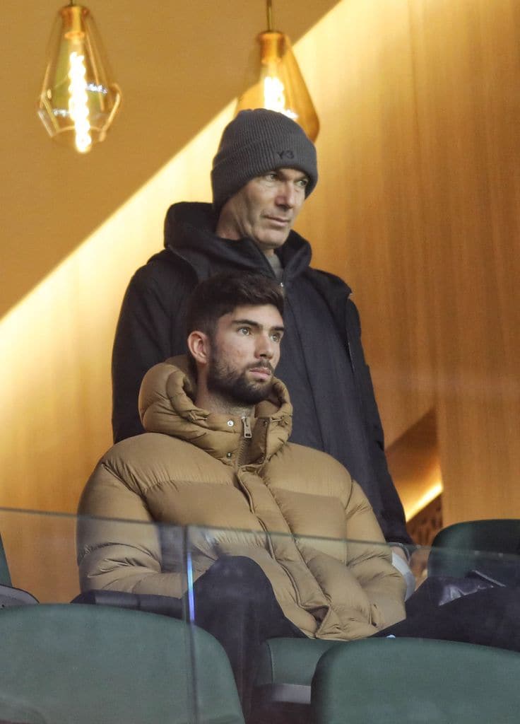 ZIDANE APOYA DESDE LA GRADA A SU HIJO LUCA JUNTO A SU MUJER, VERONIQUE Y THEO ZIDANE