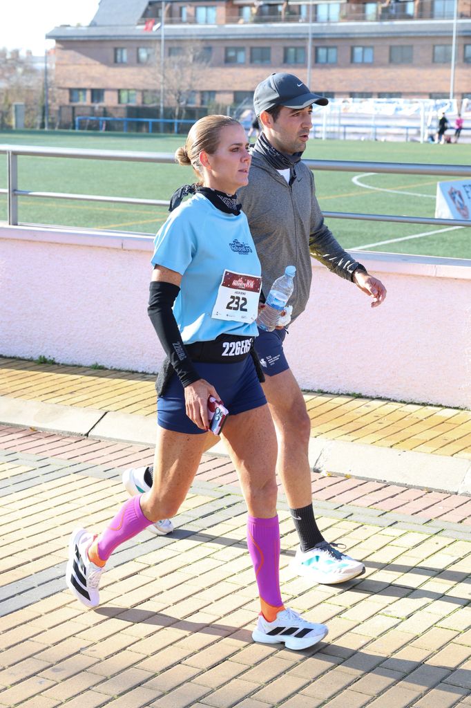 Amelia Bono y su novio en la San Silvestre de Las Rozas