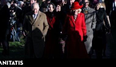 La familia real británica cumple con la tradición y acude a la misa de Navidad en Sandringham