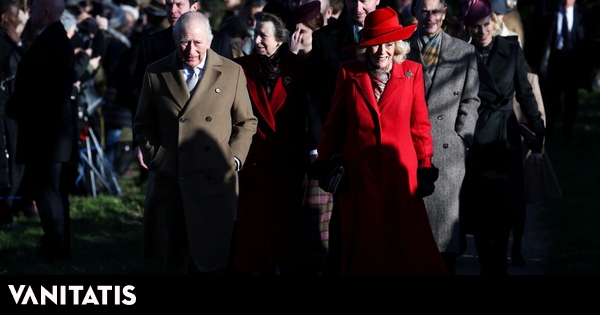 La familia real británica cumple con la tradición y acude a la misa de Navidad en Sandringham