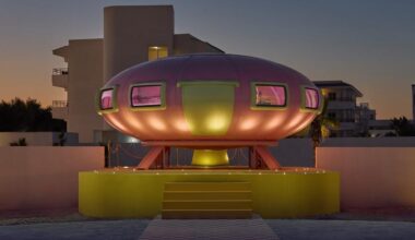 Imagen de Salva Carbó galardonada en la última edición de los Premios LUX.