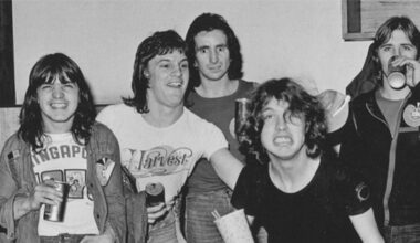 AC/DC celebra el 50 aniversario de "T.N.T.": Nueve curiosidades e historias detrás del disco que quizás no conocías