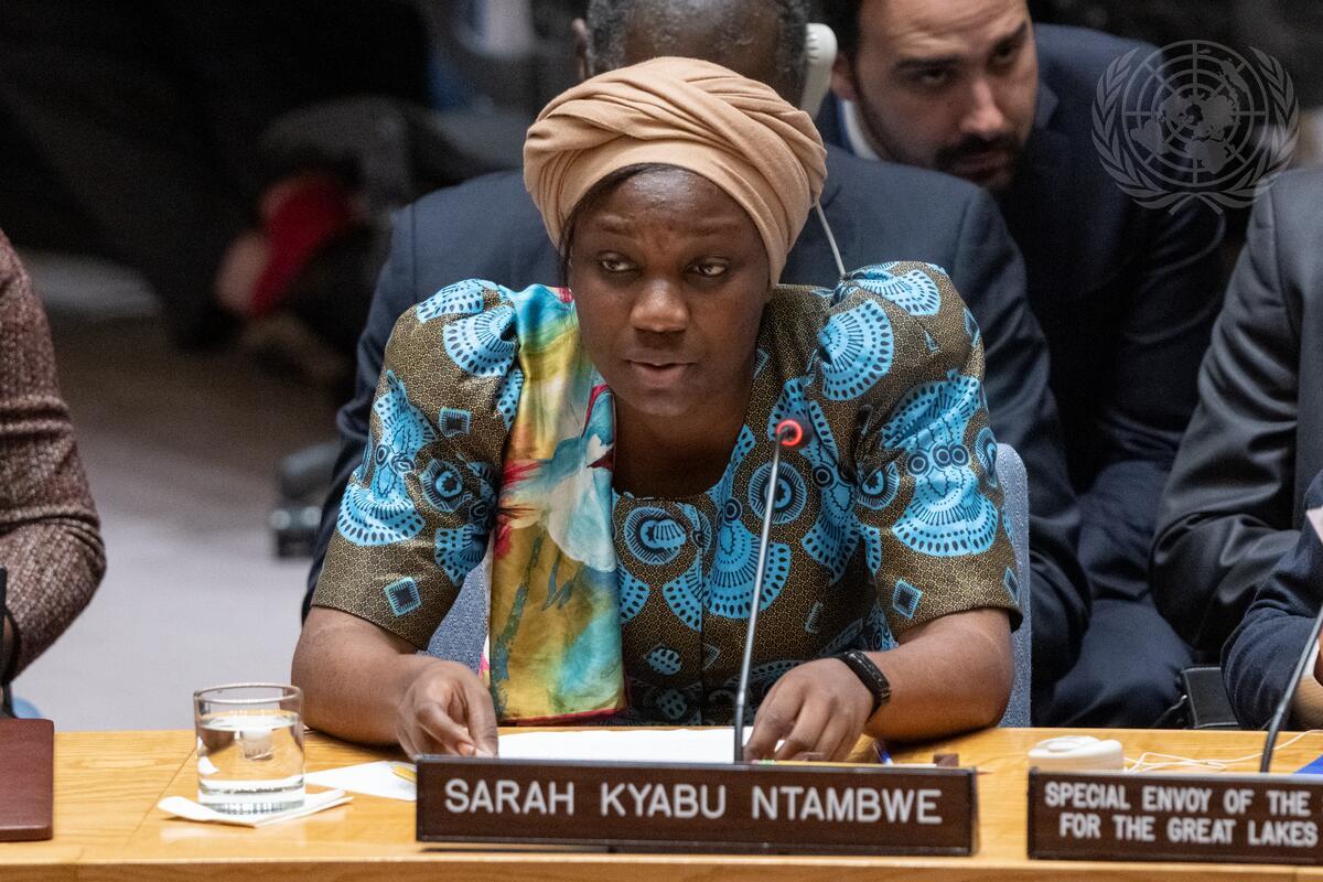 La reconocida congoleña colaboró con Suiza durante la presidencia suiza del Consejo de Seguridad de la ONU en 2024 para amplificar las voces de las mujeres y los jóvenes afectados por el conflicto en la región de los Grandes Lagos.