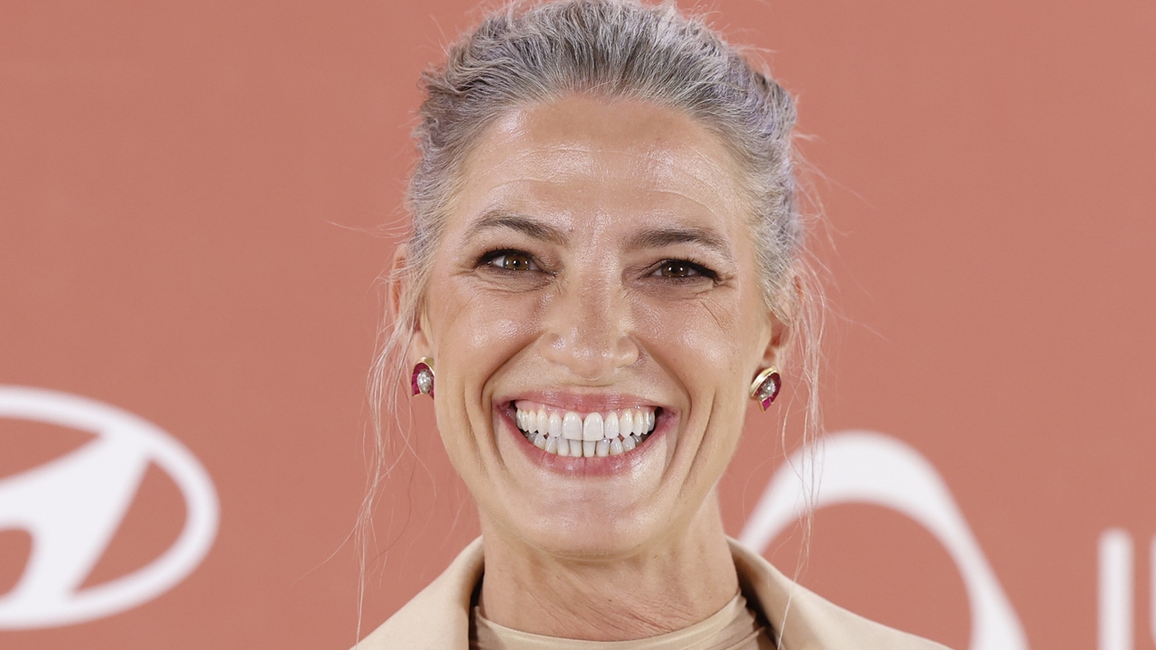 elegancia y canas, pero, ¿hasta dónde?