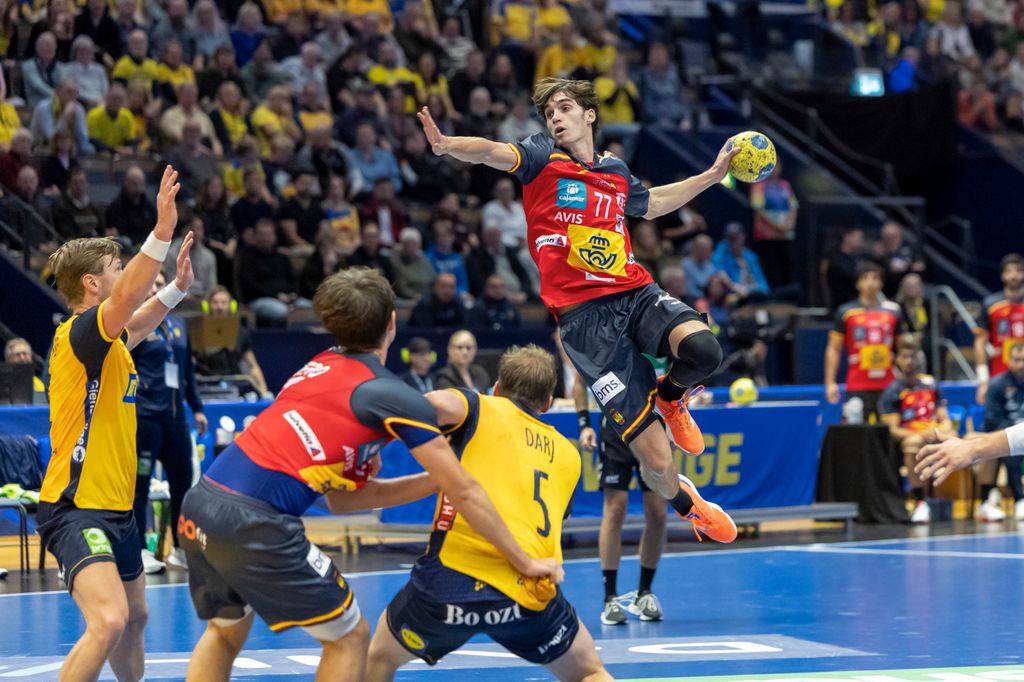 Pablo Urdangarin en su debut con la selección nacional española de balonmano 
