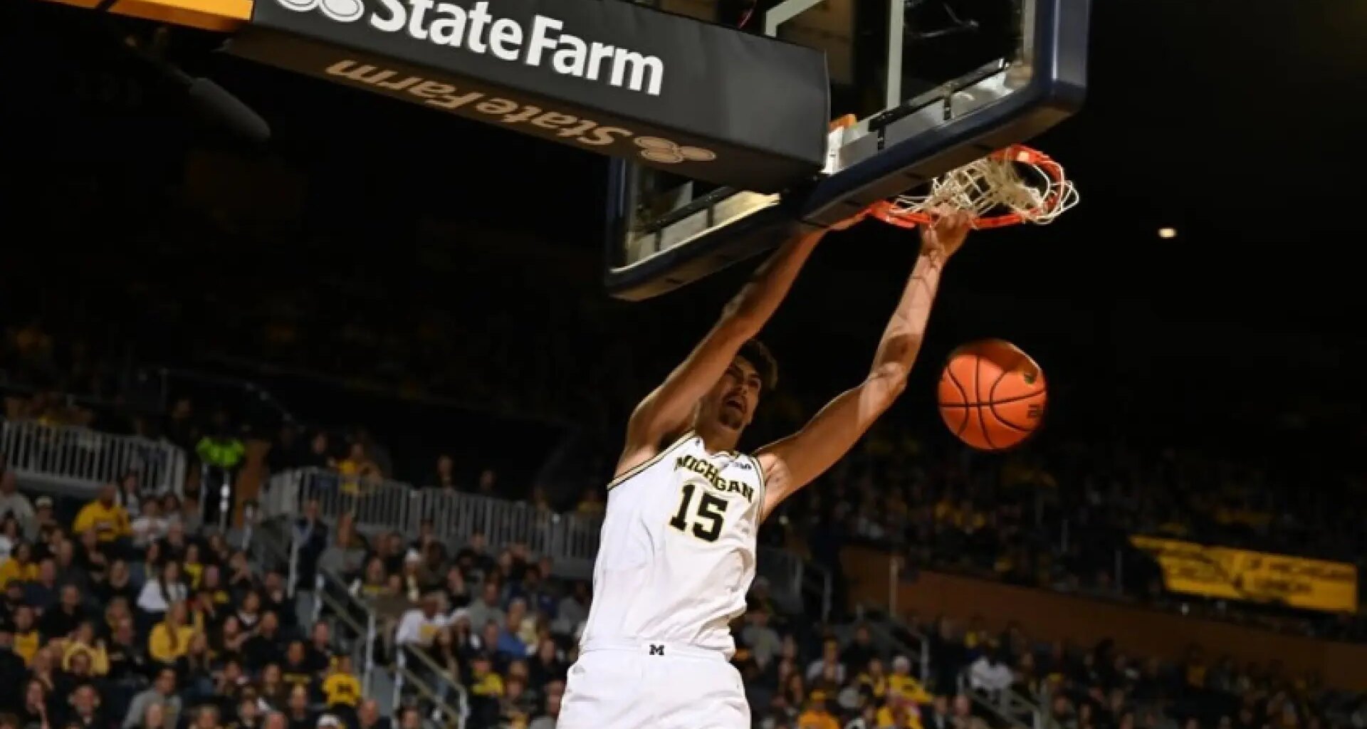 dobles figuras en otra amplia victoria de Michigan