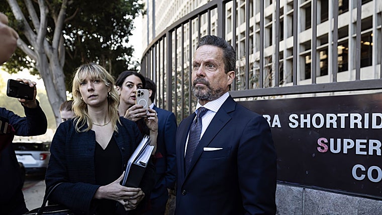 Alan Jackson, en la puerta del juzgado