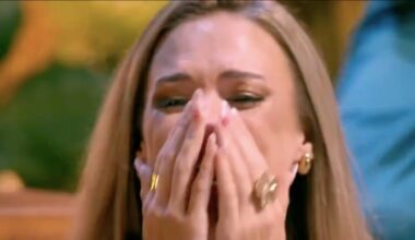 Almudena tira la tablet al fuego