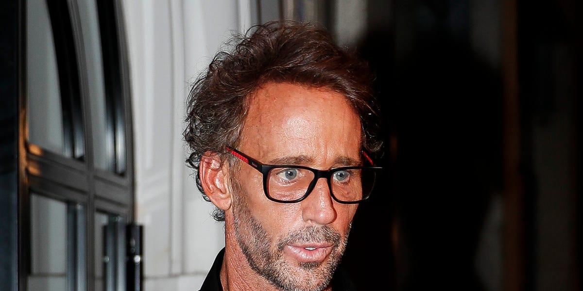 Álvaro Muñoz Escassi prepara una cena para sus grandes amigos de ‘Supervivientes 2025’