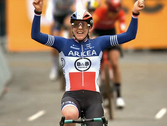 Amandine Fouquenet conquista Heusden-Zolder y se mete de lleno en la lucha por el Superprestigio de Ciclocross