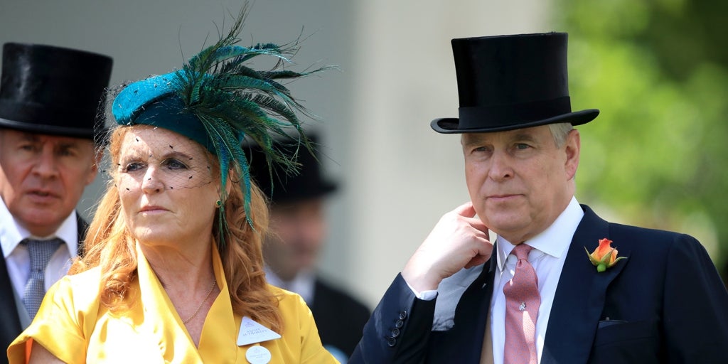 Andrés Mountbatten-Windsor y Sarah Ferguson reaparecen en el bautizo de su nieta Athena