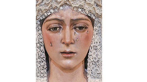 Imagen antes - El antes y el después de la Macarena tras la restauración de Pedro Manzano