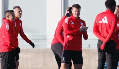 El Sevilla FC trabaja sin Peque, Suazo ni Vargas