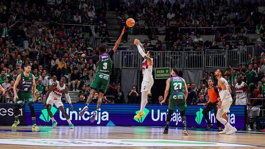 Un Baskonia de fe inquebrantable da la campanada en Málaga