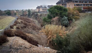 Empieza la limpieza del arroyo de Valenoso para mejorar la seguridad y el entorno natural