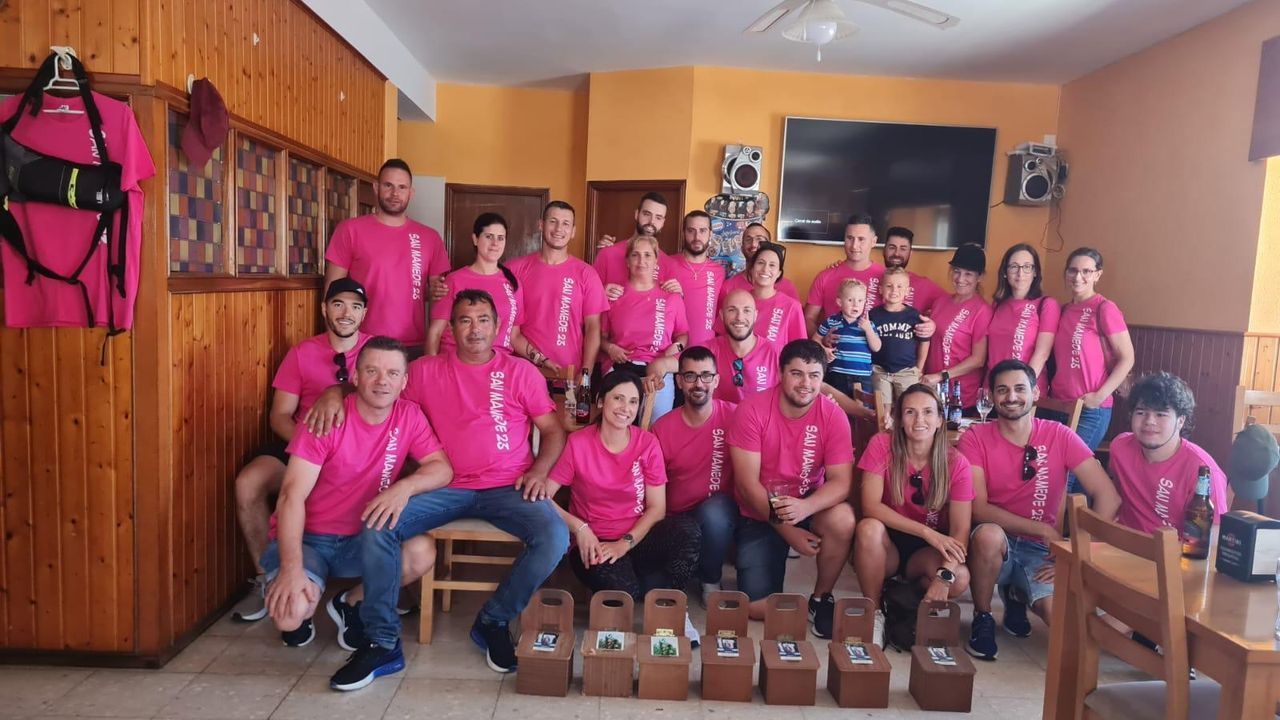 Solidaridad en Carnota con la comisión de fiestas de Villamanín: «Queremos que saiban que hai alguén que os apoia, que non son uns ladróns» - La Voz de Galicia