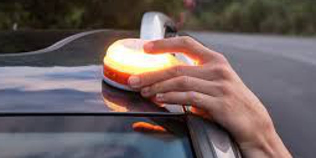 Facua acusa a la DGT de favorecer un «fraude masivo» con las balizas V-16