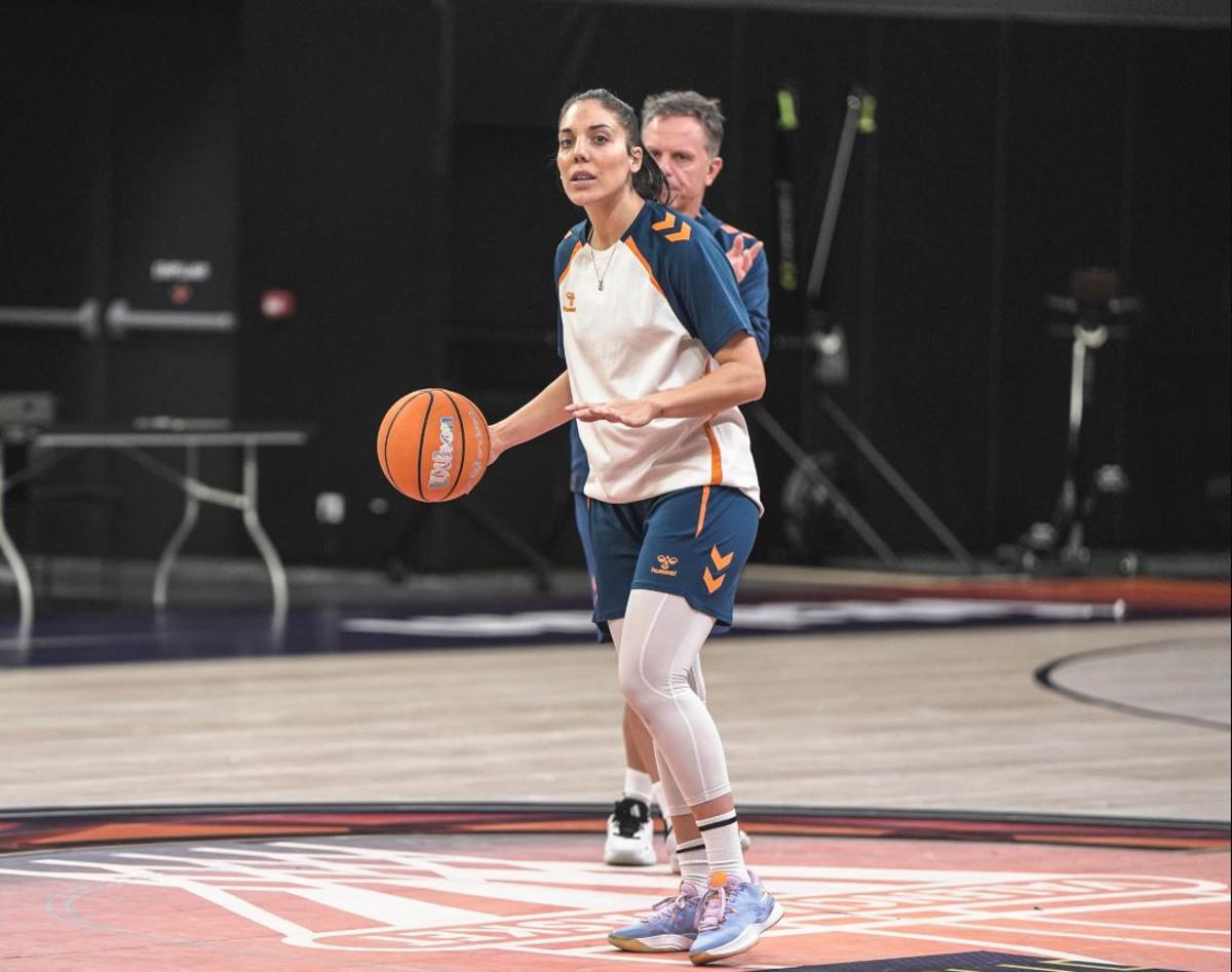 Cristina Ouviña, en un entrenamiento reciente con sus compañeras.