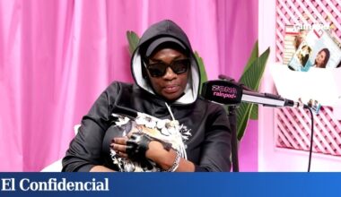 Arnau Martínez tiene que aplicar censura a Carolina Sobe por lo que cuenta de 'Gran Hermano' en 'Chico de revista'