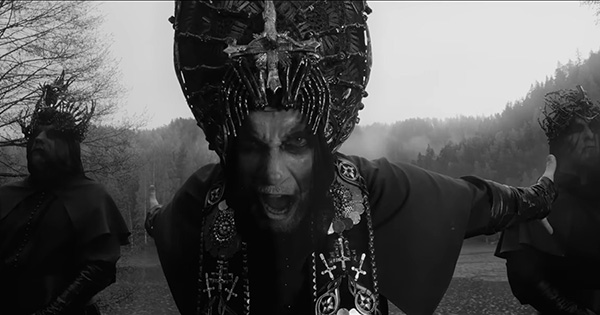 Nergal (Behemoth) celebra la Navidad y dice que la festividad “no tiene ningún tipo de connotación religiosa”