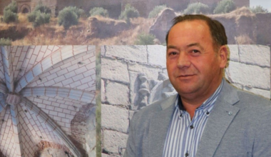 Dimite el alcalde socialista de Belalcázar, Córdoba, tras publicarse sus mensajes de carácter sexual a una subordinada: «Te tengo muchas ganas» - La Voz de Galicia