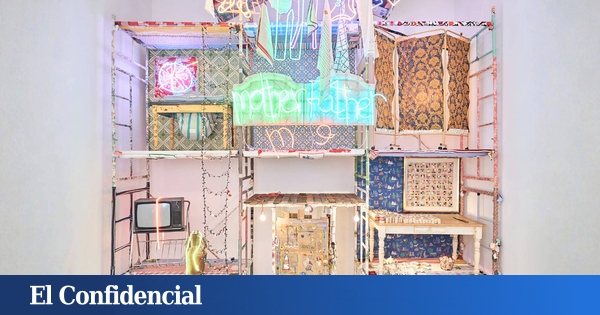 el mundo encerrado en una burbuja de telas y neón