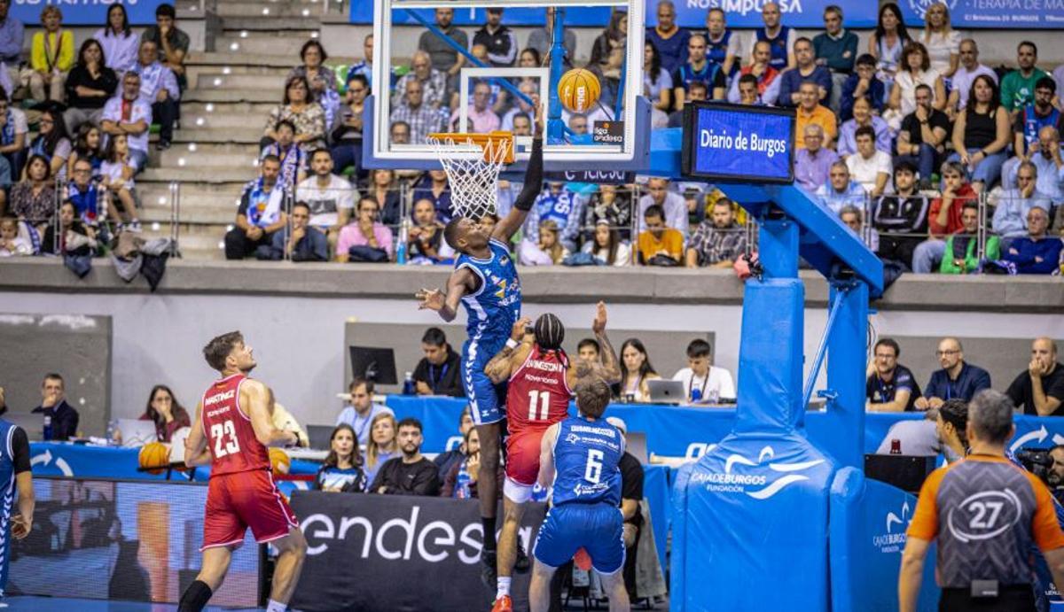 Nzosa juega esta temporada en el San Pablo Burgos.