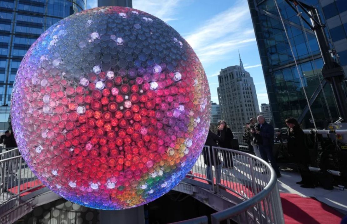 La bola fue instalada en Times Square en noviembre.
