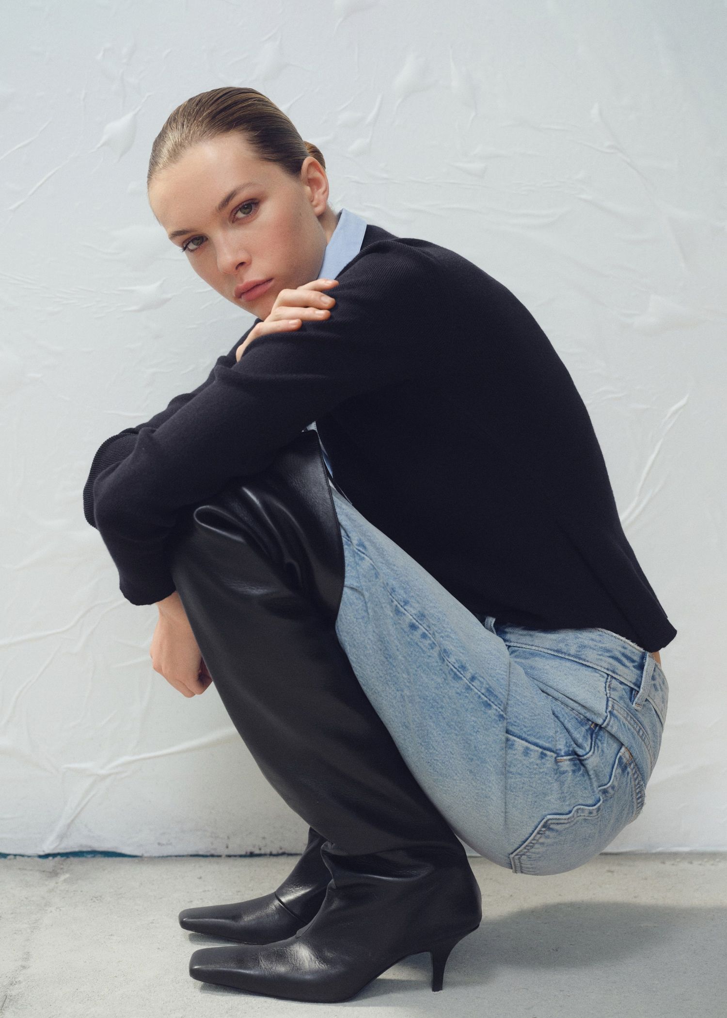 Botas de caña alta sobre la rodilla confeccionadas 100 piel bovino de caña alta lisa con punta cuadrad y tacón kitten