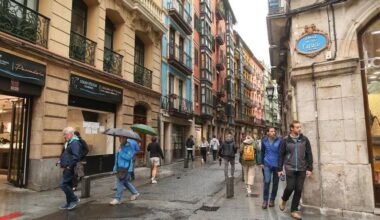 La calle del Casco Viejo de Bilbao a la que Robe y Extremoduro dedicaron una canción