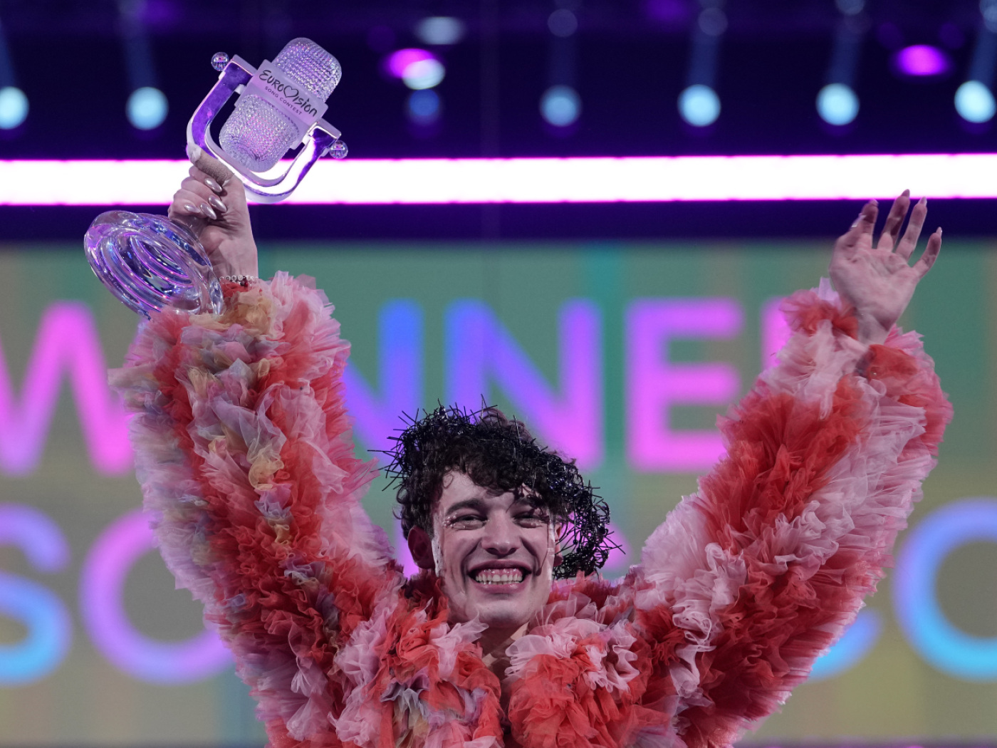 Por la participación de Israel: Nemo devuelve el trofeo del ESC