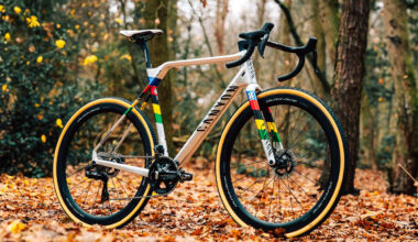Así es la Canyon Inflite personalizada para el debut de Mathieu van der Poel