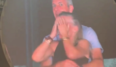 La protagonista de la 'kiss cam' de Coldplay no ha encontrado trabajo desde el escándalo