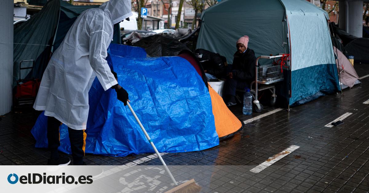 La Fiscalía insta a Albiol a aclarar si realojará a los migrantes desalojados en Badalona tal y como requirió el juzgado