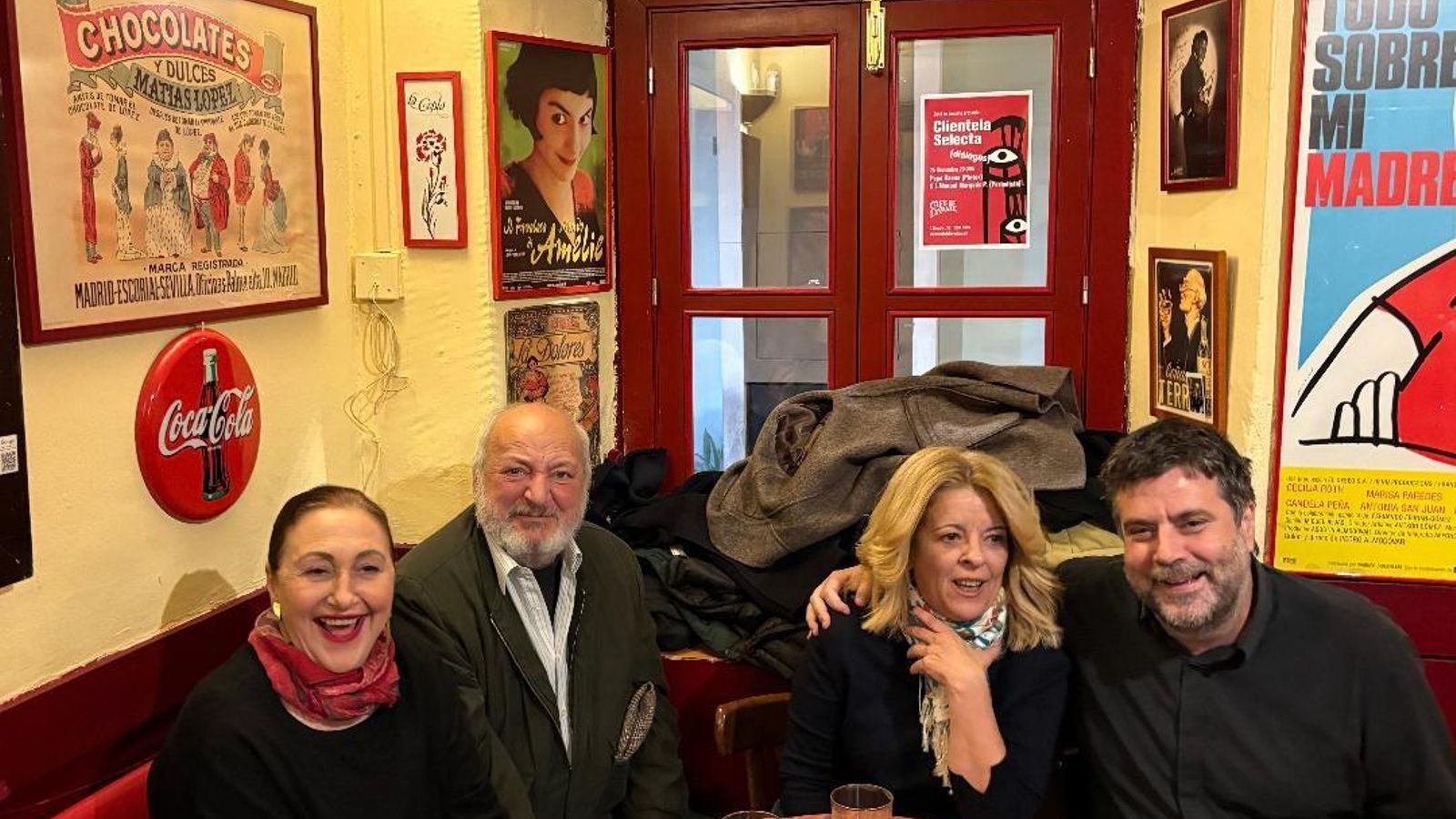 María Jesús Castro, Lolo Bustelo, Margarita Marqués y Pepe Baena durante la coloquio. María Jesús Castro, Lolo Bustelo, Margarita Marqués y Pepe Baena durante la coloquio.