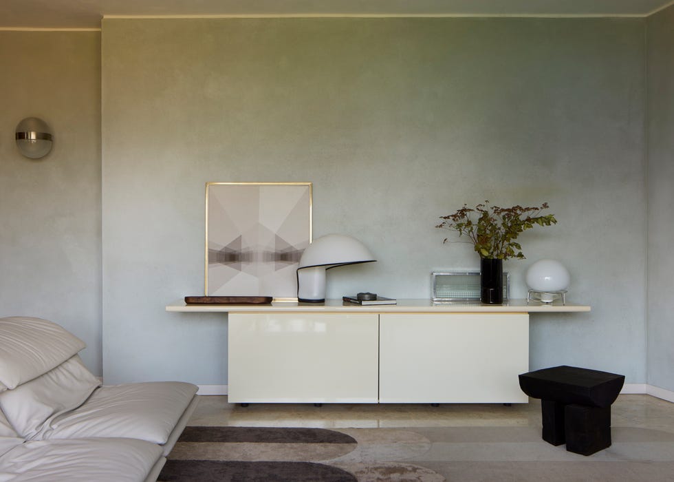 cristina celestino casa lago maggiore, salon en tonos grises