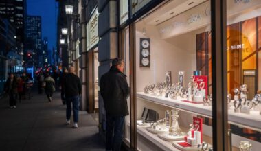 Confianza del consumidor en EE.UU. cae por quinto mes consecutivo