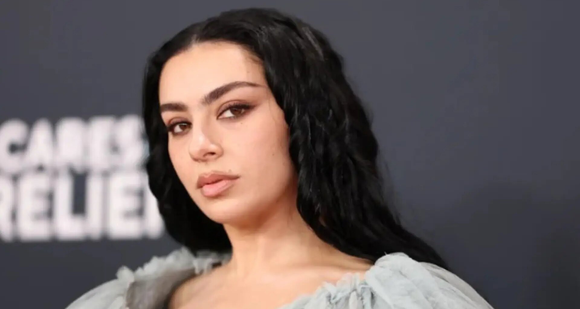 Charli XCX, la estrella del pop que quiere arrasar con la taquilla de 2026
