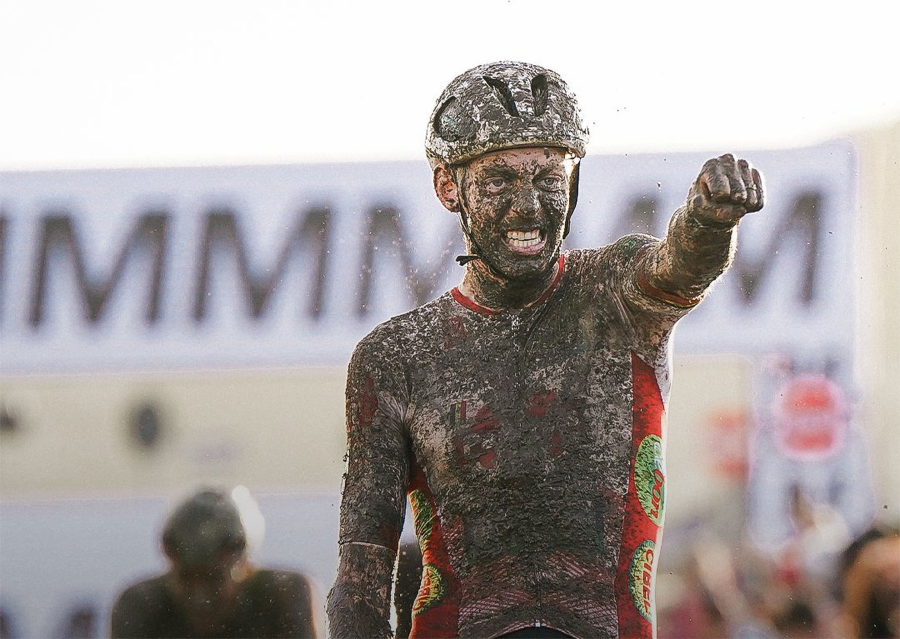 Última vuelta decisiva para Vanthourenhout y 5a victoria para Brand en la Copa del Mundo de ciclocross